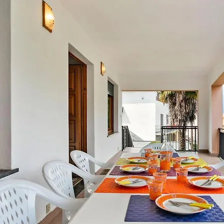 Casa Ambrogio, Family By Halldis בית נופש Cremia