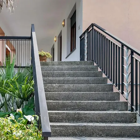 Casa Ambrogio, Family By Halldis