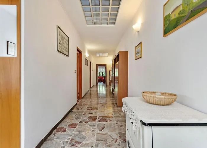 Casa Ambrogio, Family By Halldis * Кремия